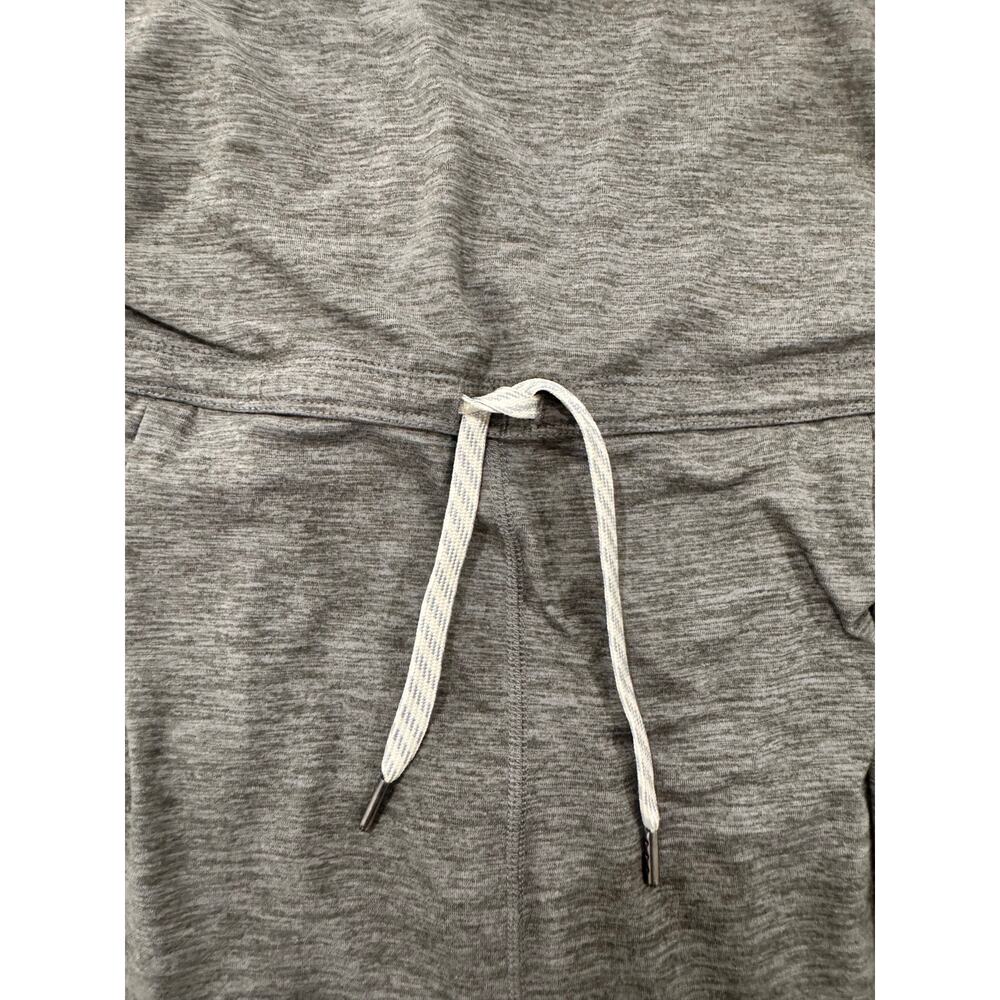 Vuori Jogger Women’s Medium Gray Romper Athleisure Yoga Travel Lounge Minimalist - Picture 6 of 16